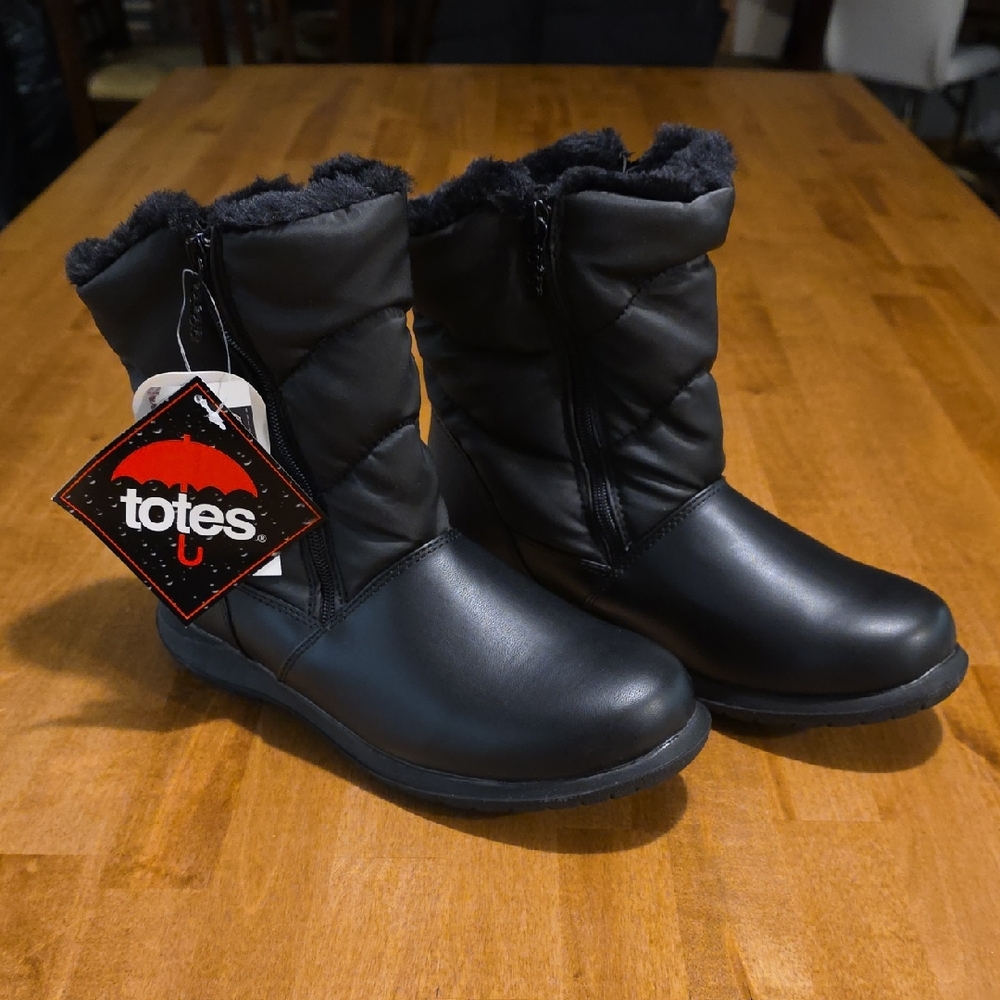 Totes Black Quilted Boots with Cozy Lining